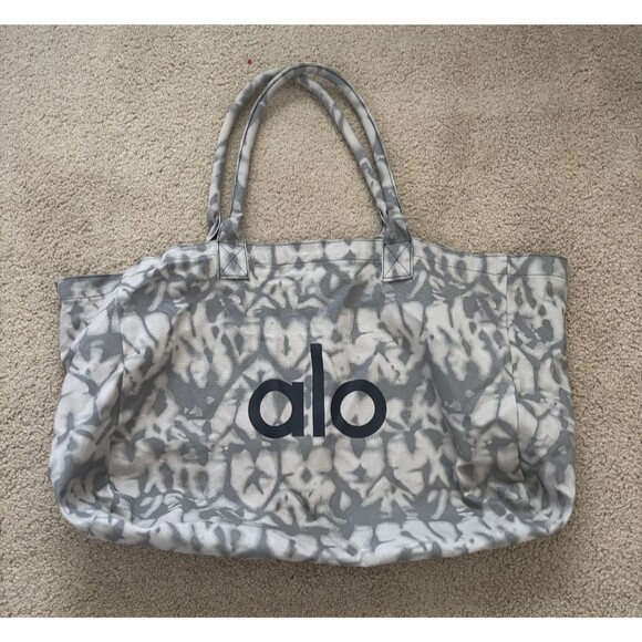 ALO Yoga Handbags - ALO YOGA Gray Tie Dye Large Canvas Tote Bag Gym Travel Carry-on
